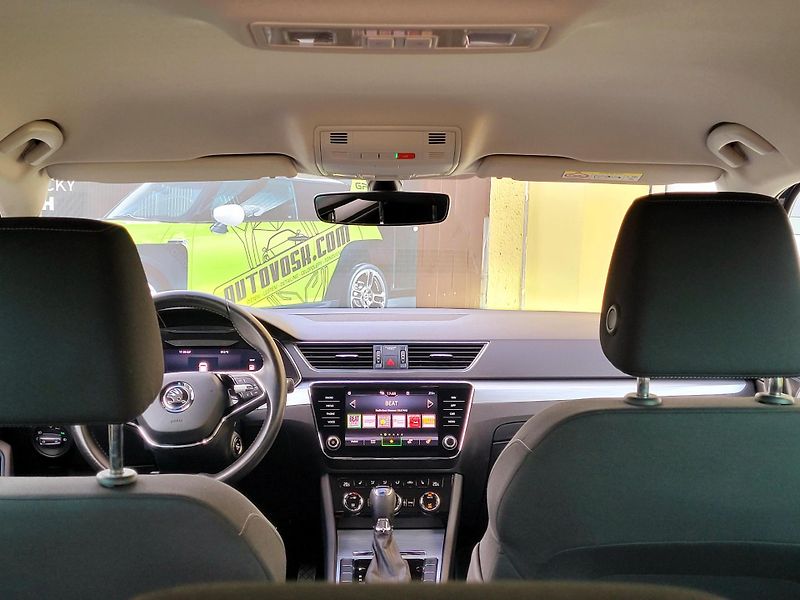 Škoda Superb TSi DSG AMB *SERVIS,CEBIA   - fotka 14 z 43