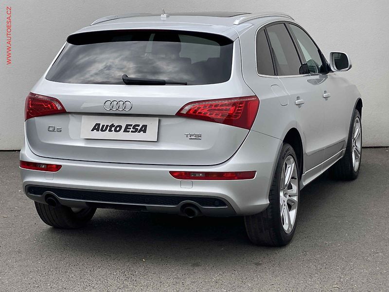 Audi Q5 (2011) 2.0 TFSi quattro, S-line - fotka 4 z 18