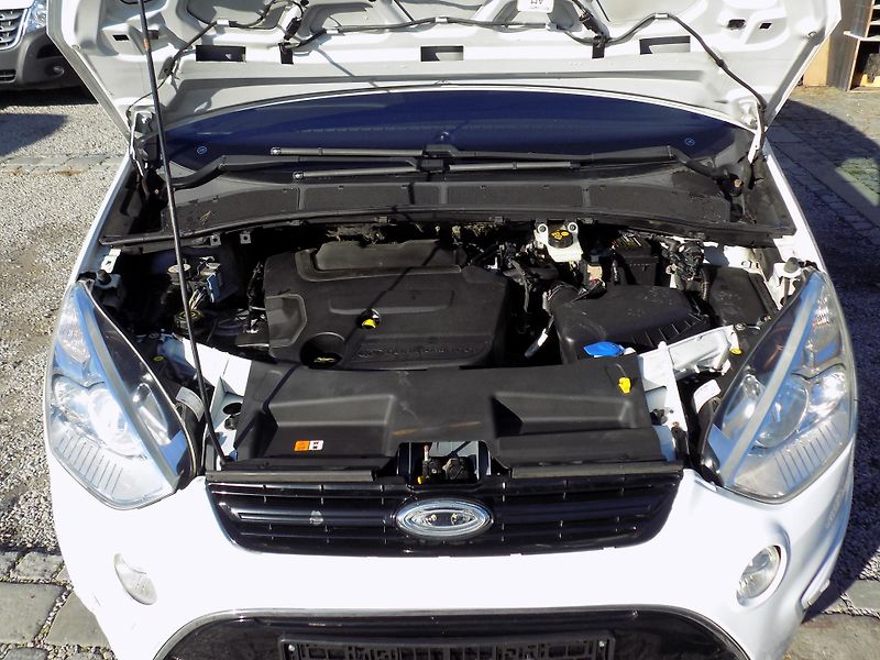 Ford S-MAX 2,0  TDCI 103KW TITAN FACELIFT - fotka 37 z 47