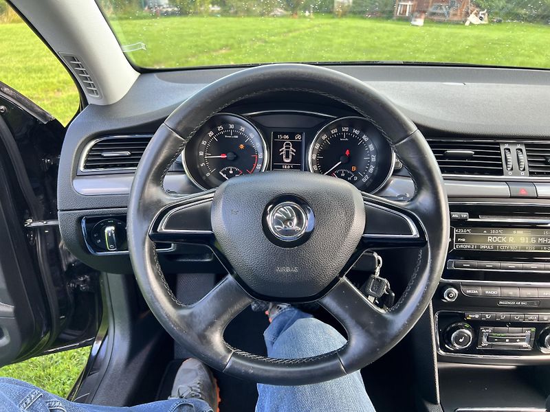 Škoda Superb 2.0TDI 103KW,DIGIKLIMA,TZ,ALU - fotka 39 z 48
