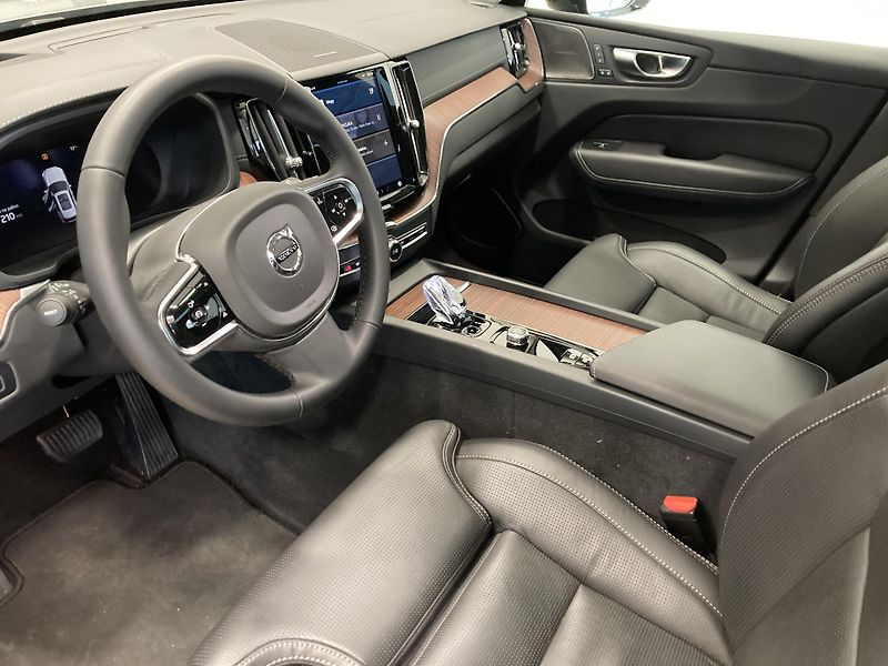Volvo XC60 T6 eAWD Recharge Ultra Dark  - fotka 18 z 36