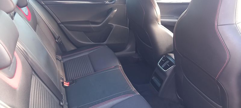 Škoda Octavia RS 2.0 TDI 135kW - fotka 13 z 30