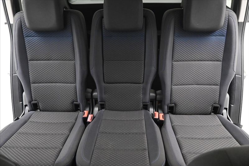Volkswagen Touran 2,0 TDI 110kWTAŽNÉ LED Záruka - fotka 27 z 31