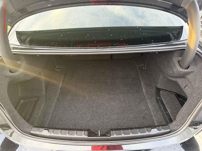 BMW Řada 4 (2014) 2.0d 420d, 1.maj, AT - fotka 7 z 17