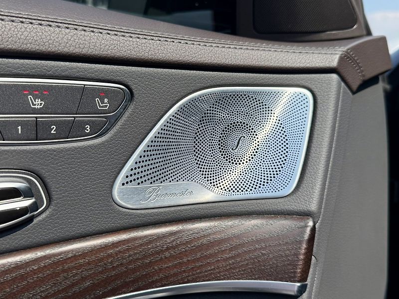 Mercedes-Benz Třídy S (2018) 400 d 4MATIC Long - fotka 32 z 54