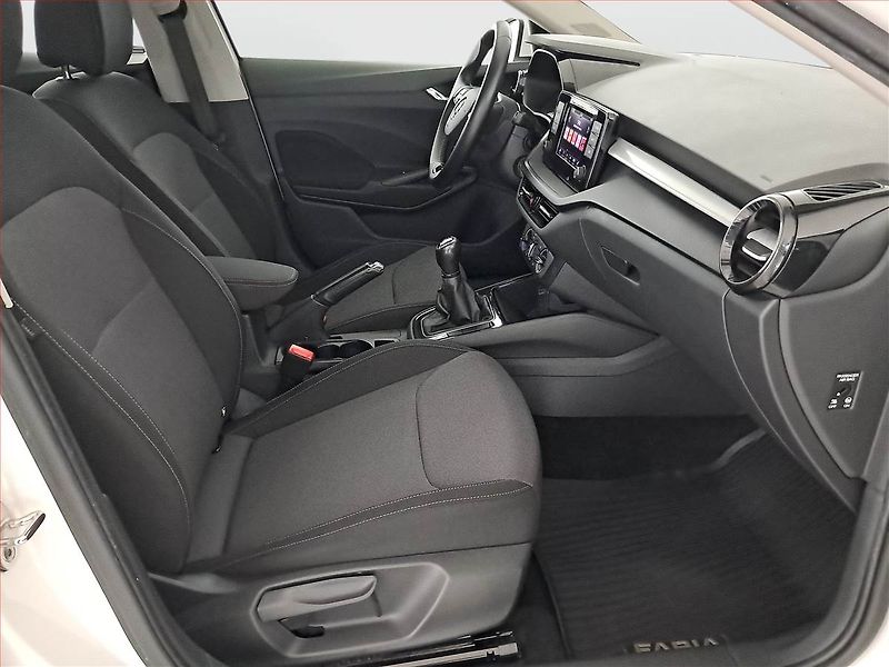 Škoda Fabia (2022) Ambition 1.0 TSI, ČR,1.maj - fotka 9 z 17