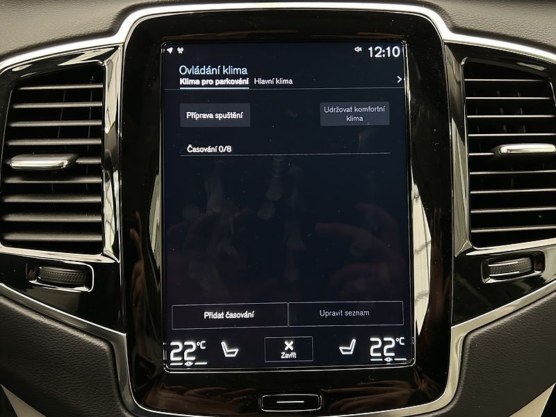 Volvo XC90 2.0 B5 4x4 Inscription - fotka 29 z 36