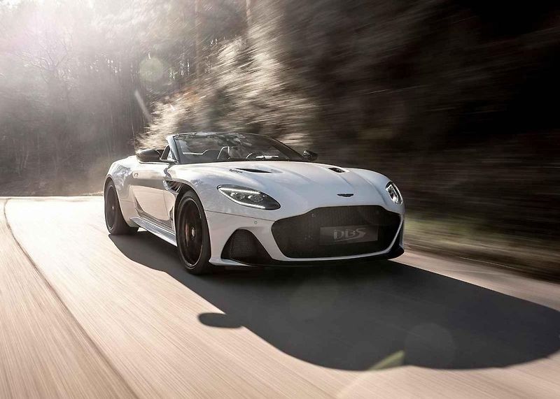 Aston Martin DBS Superleggera Volante