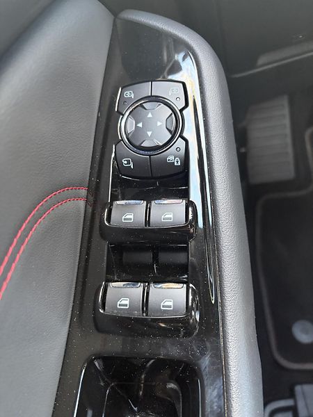 Ford S-MAX (2020) ST-line  - fotka 18 z 18