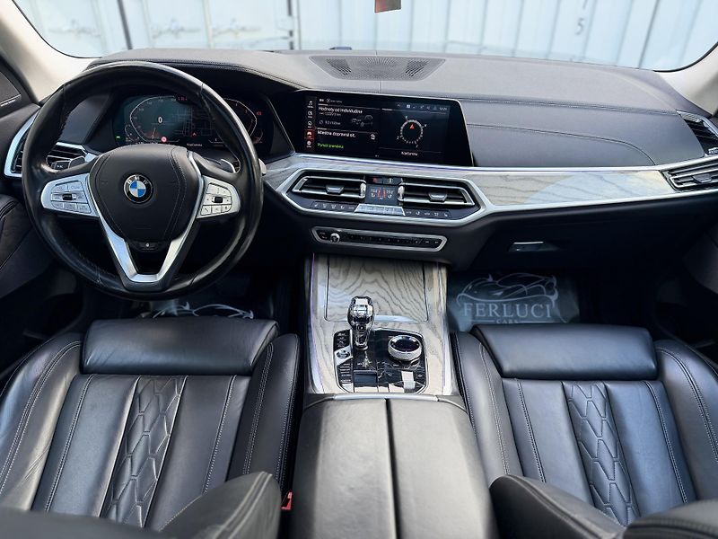 BMW X7 (2019) - fotka 16 z 25