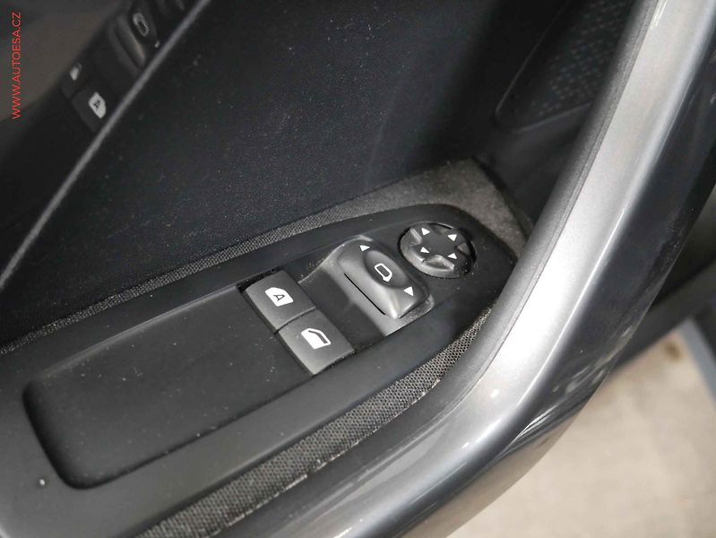 Peugeot 2008 (2018) 1.2PT, 2.maj,ČR, servis - fotka 17 z 17