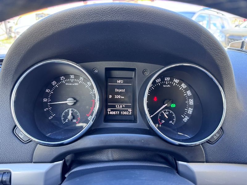Škoda Yeti (2010) DSG 4X4 2,0TDI 103KW TAŽNÉ DPH - fotka 17 z 42