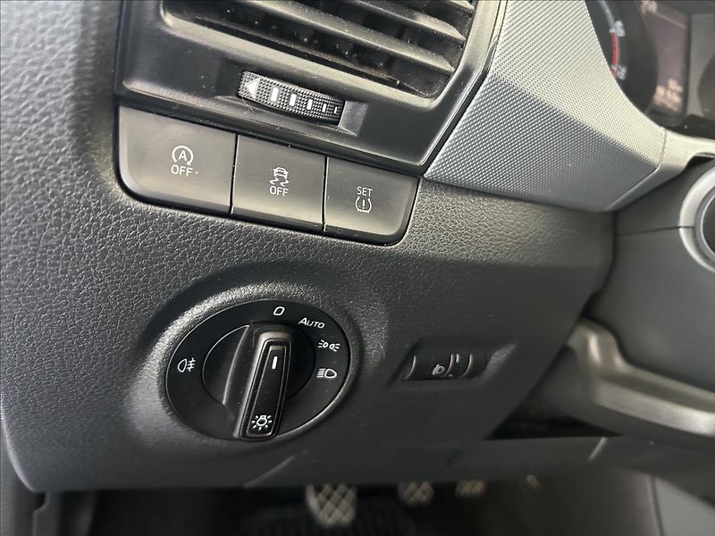 Škoda Fabia 1,0   MPI,SERVISKA,PŮVOD ČR,DP - fotka 9 z 18