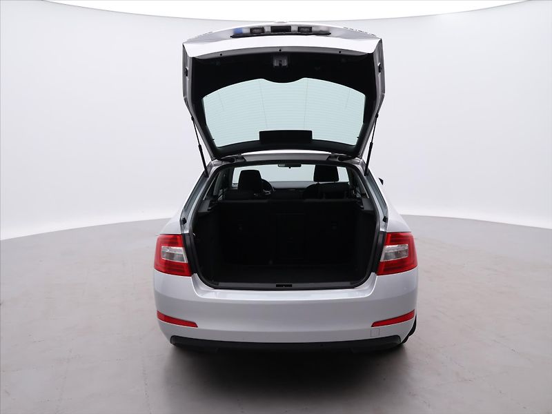 Škoda Octavia 1,4 TSI 110kW Style Aut.klima - fotka 9 z 27
