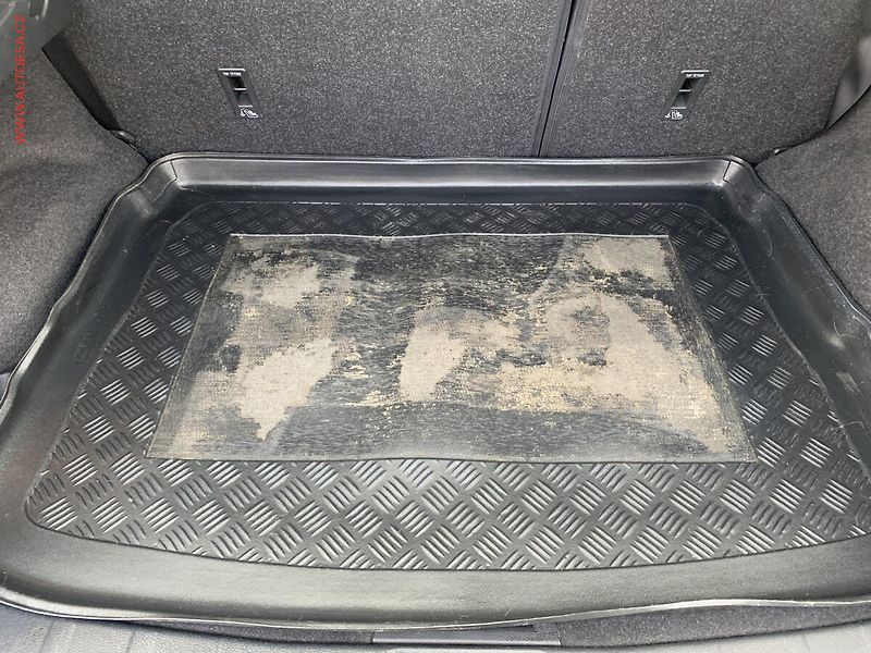 Nissan Qashqai (2015) 1.2i, ČR, Navi, AC - fotka 7 z 19