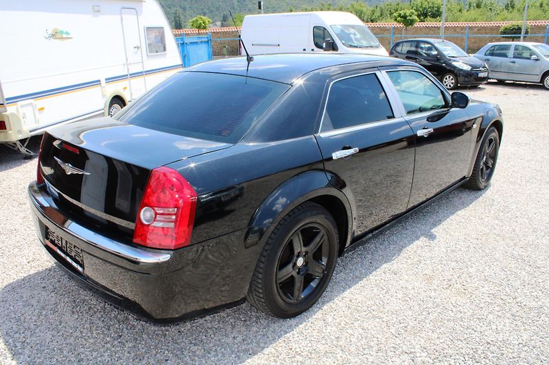 Chrysler 300C (2008) REZERVACE - fotka 7 z 17