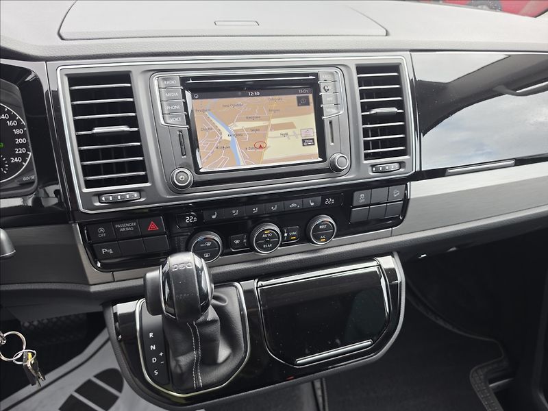 Volkswagen Multivan 2,0 TDi DSG BULLI KŮŽE 7 míst - fotka 19 z 50