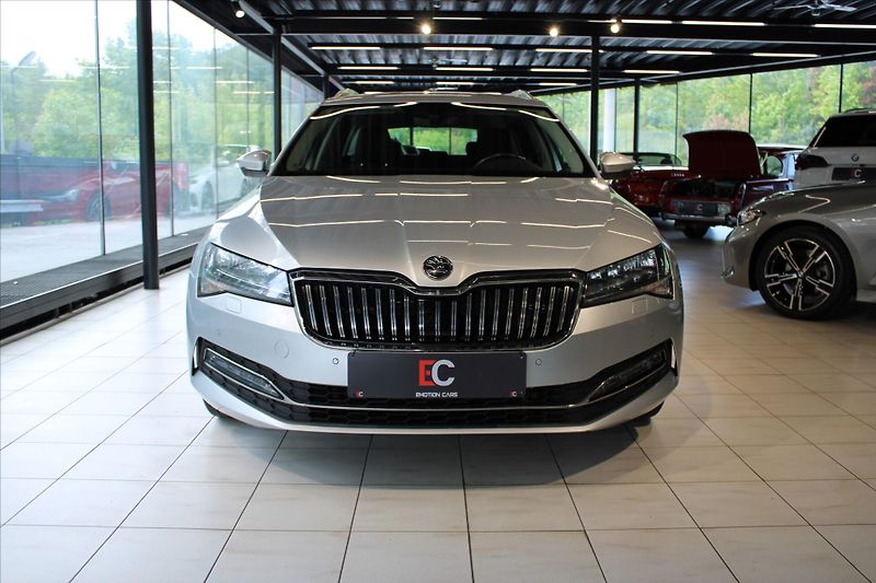 Škoda Superb TDi 140kW DSG 4x4 Style ACC/Ne - fotka 2 z 31