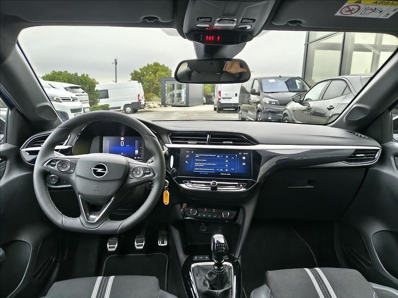 Opel Corsa 1,2   PT 100k GS Line - fotka 2 z 21