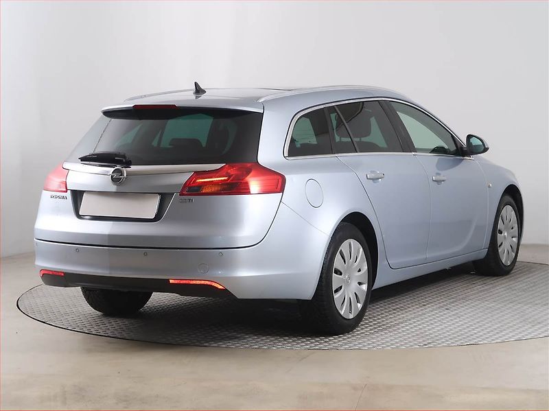 Opel Insignia (2013) 2.0 CDTI, Navi, Xenony - fotka 5 z 16