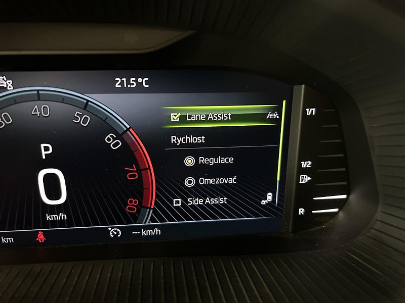 Škoda Scala (2022) 1.0TSi DSG Style LED Virt.kokp - fotka 15 z 26