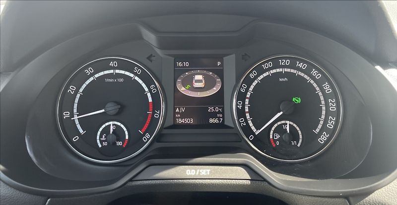 Škoda Octavia 2,0 TSI RS 162kW Challenge, 18 - fotka 14 z 28