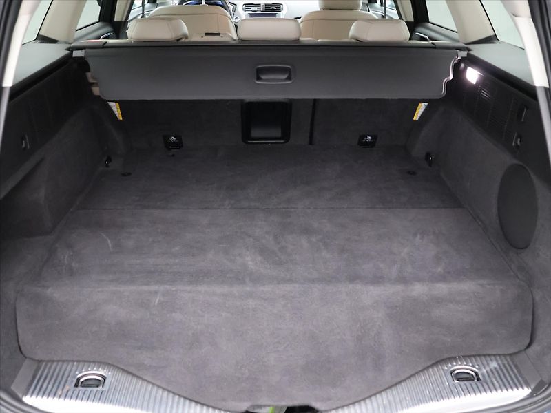 Ford Mondeo 2,0 Hybrid iCVT 103kW Vignale - fotka 10 z 35