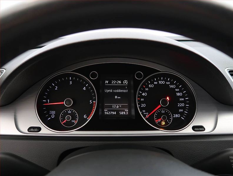 Volkswagen CC (2016) 2.0 TDI, Serv.kniha, Navi - fotka 11 z 22