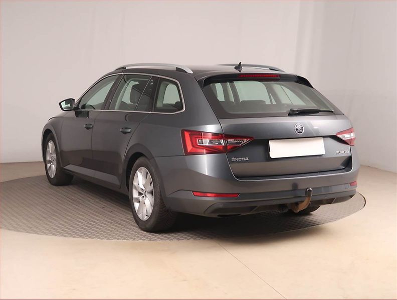 Škoda Superb (2019) Style Plus 2.0 TDI, Automat - fotka 4 z 17