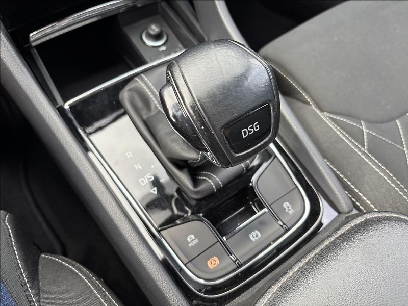 Škoda Karoq 2,0 TDI Sportline DSG ČR - fotka 32 z 41