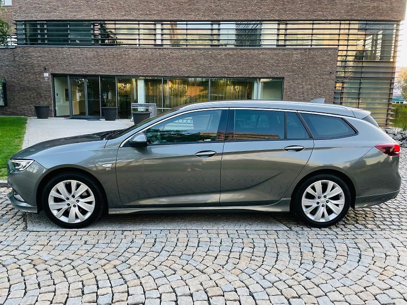 Opel Insignia 2.0CDTi MAN SERVISKA TAŽNÉ LED - fotka 17 z 55