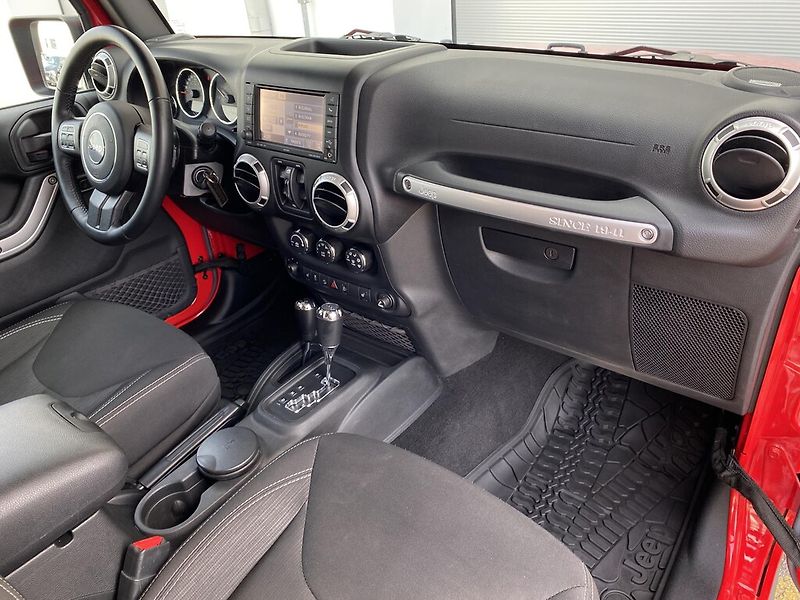 Jeep Wrangler Rubicon 2.8 CRDI 147 kW - fotka 23 z 25