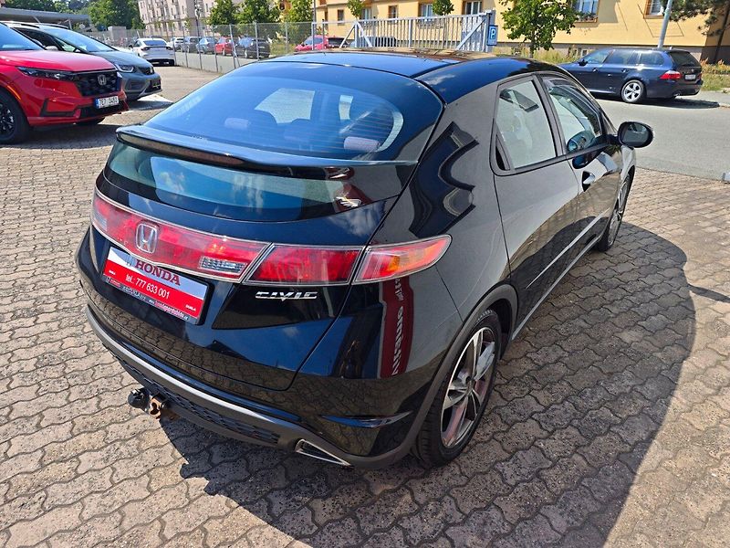 Honda Civic (2007) 1.8 i-VTEC Executive Panorama - fotka 5 z 41