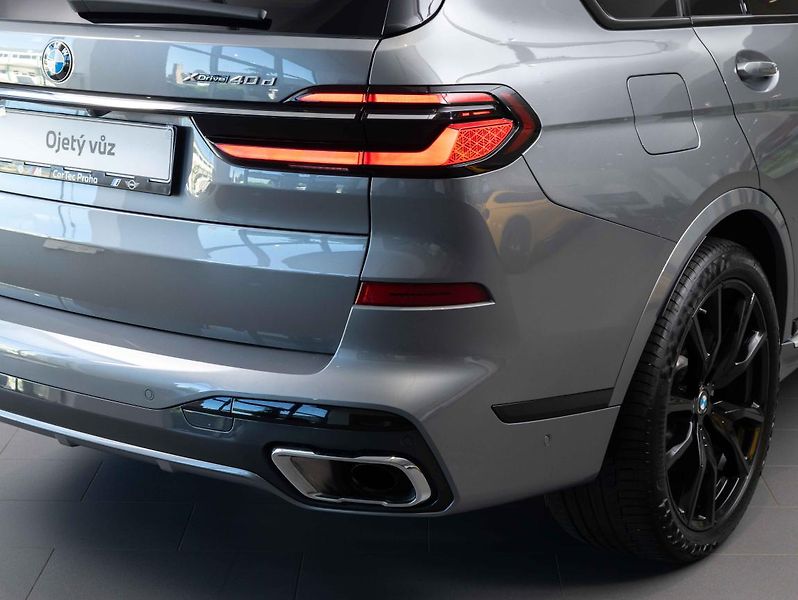 BMW X7 xDrive40d - fotka 9 z 24
