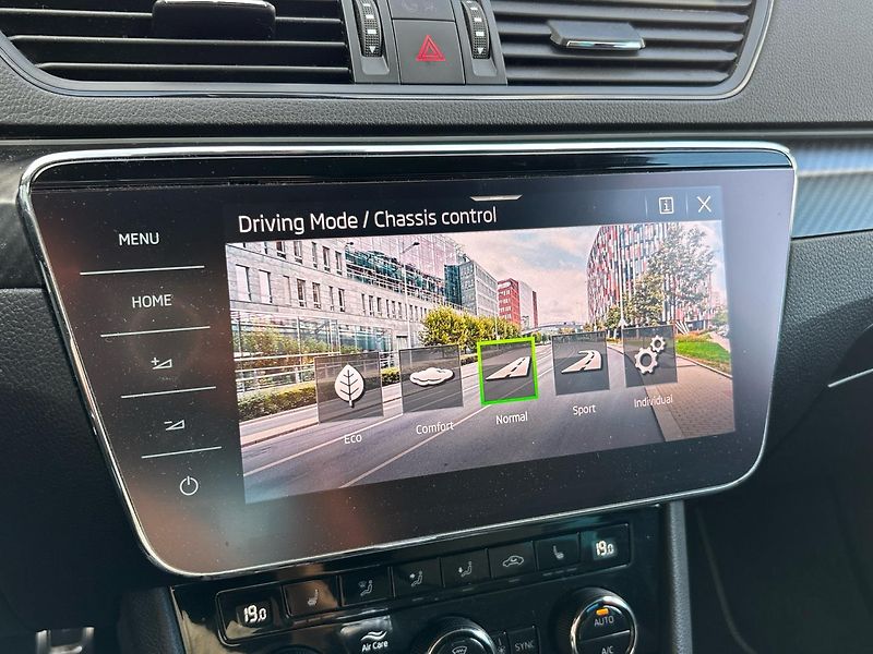 Škoda Superb SportLine DSG 4x4 - fotka 25 z 30