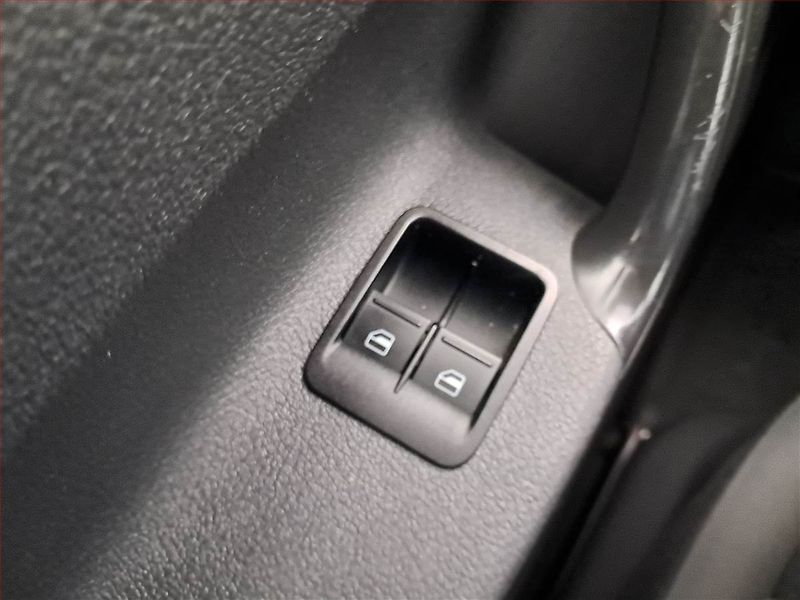 Volkswagen Caddy (2014) 1.6 TDI, ČR - fotka 13 z 13