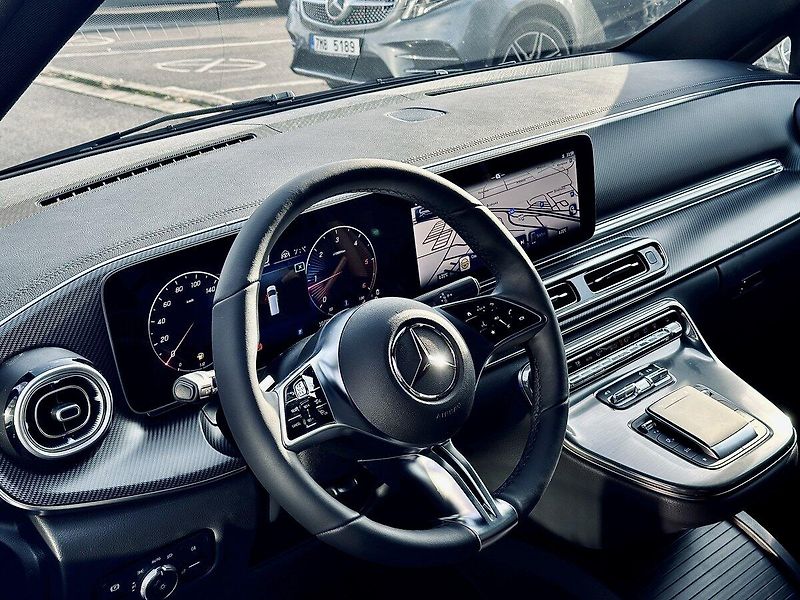 Mercedes-Benz Třídy V (2025) 300d EXCLUSIVE 4M XL AIRMATIC - fotka 23 z 34