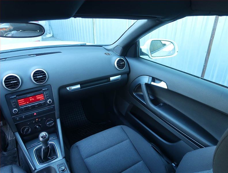 Audi A3 (2011) 1.2 TFSI, Park. senzory - fotka 8 z 18
