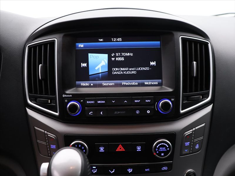 Hyundai H 1 Starex 2,5 CRDi 125kW Automat - fotka 21 z 32