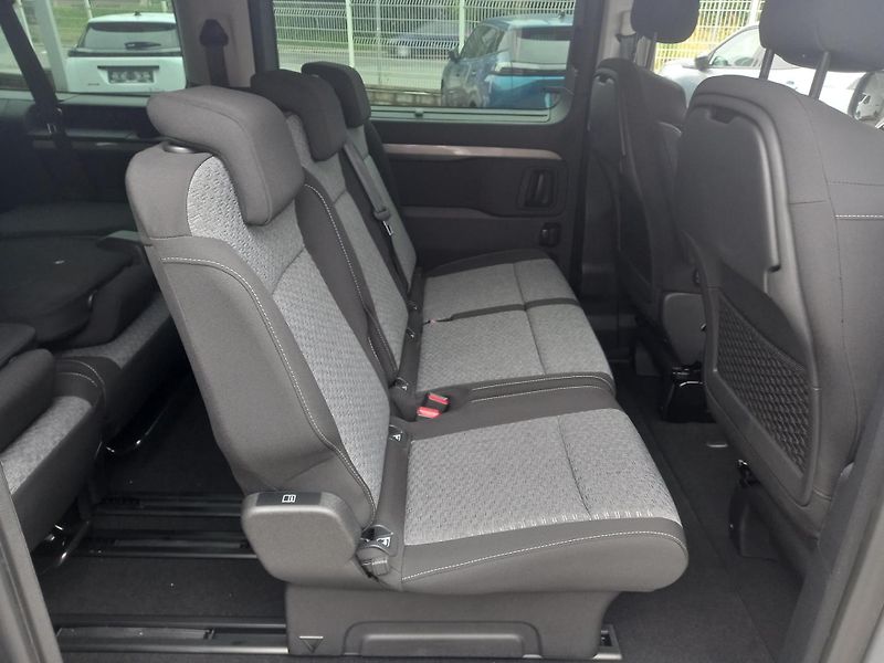 Peugeot Traveller (2026) Active L3 2.2 BlueHDi 150 man - fotka 11 z 32