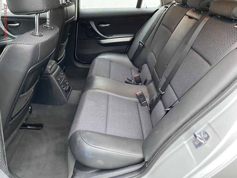 BMW Řada 3 (2008) 2.0D 320d xDrive, Bixen - fotka 10 z 17