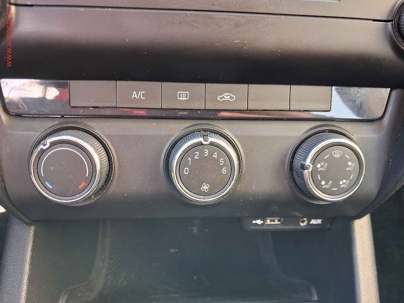 Škoda Octavia (2014) 1.2 TSi, Active, +kola - fotka 13 z 17