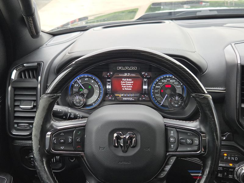 Dodge RAM (2022) RAM 1500 Limited V8 - fotka 11 z 14