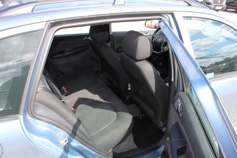 Škoda Fabia (2007) 1,2i EL.OKNA SERVO ABS  - fotka 12 z 16