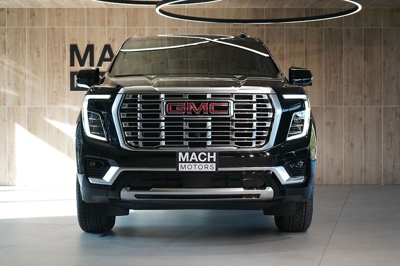 GMC Yukon (2026) Denali 6.2 V8 - fotka 3 z 59
