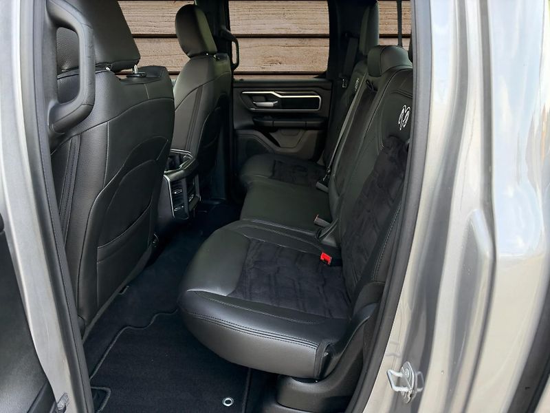 Dodge RAM (2019) +HEMI+ROUGH COUNTRY+ - fotka 12 z 22