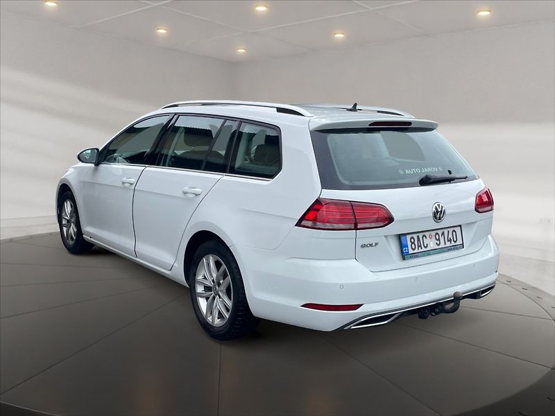 Volkswagen Golf 1,5 TSI Evo Highline - fotka 4 z 11