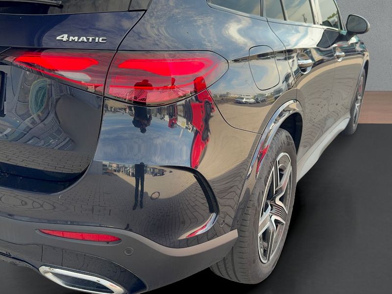 Mercedes-Benz GLC AMG 4MATIC - fotka 36 z 36