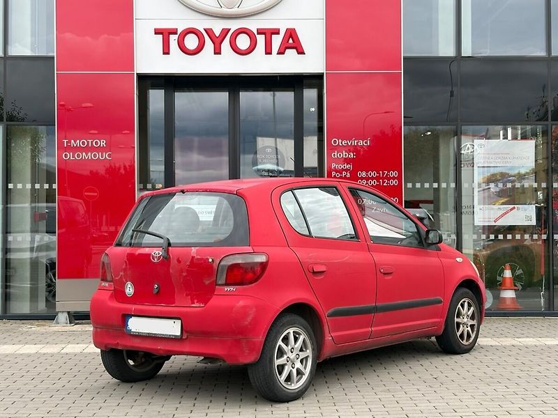 Toyota Yaris 1.0 Terra - fotka 3 z 14