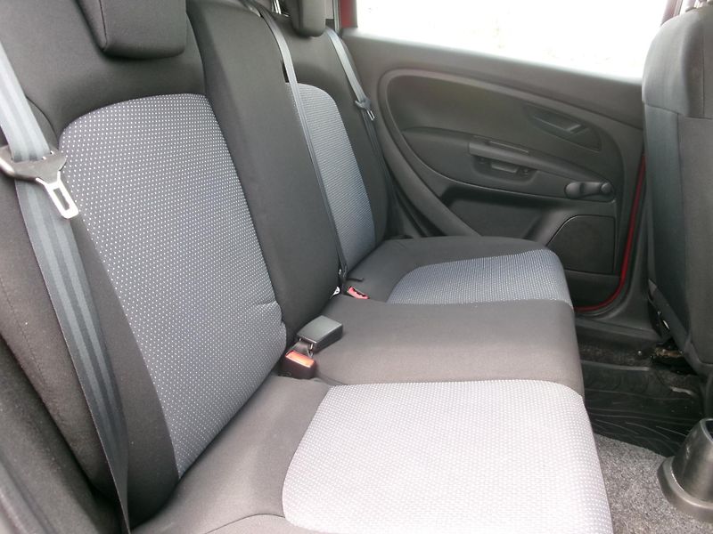 Fiat Punto (2010) 1,2i ČR 2xAIBAG ABS - fotka 24 z 24